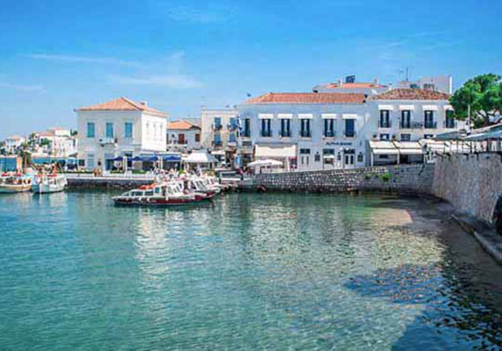 Il mare sull'isola di Spetses