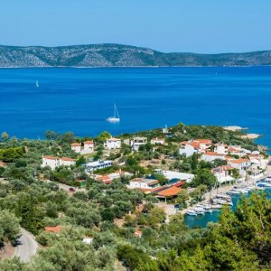 panoramica porto alonissos