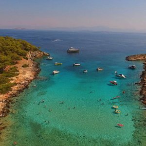 Aponissos beach