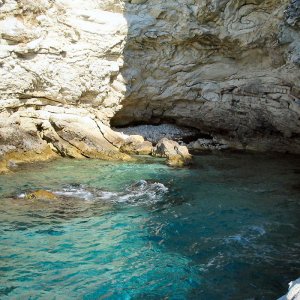 Vista esterna grotta antipaxos