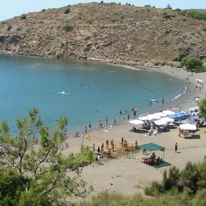 Lefkathia beach