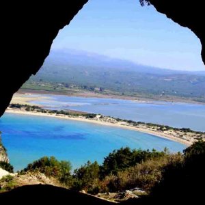 Vista di Voidokilia Beach