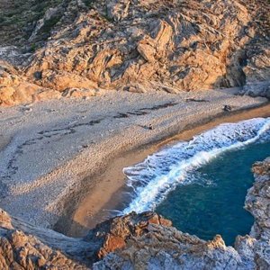 The color of the beach in Ikaria