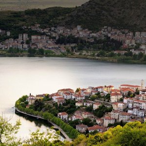 vista villaggio lago, kastoria