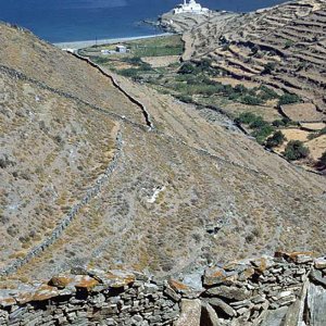 Muretti a secco lungo i sentieri di Kythnos