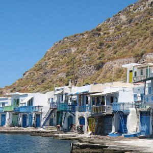 Le tipiche case di pescatori a Milos