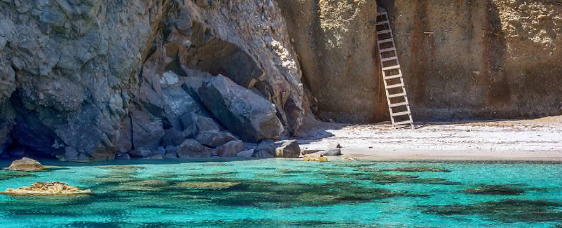 Spiaggia di Tsigrado Milos