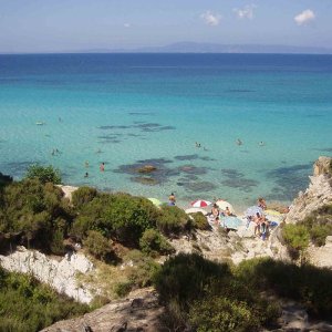 Kavourotrypes beach