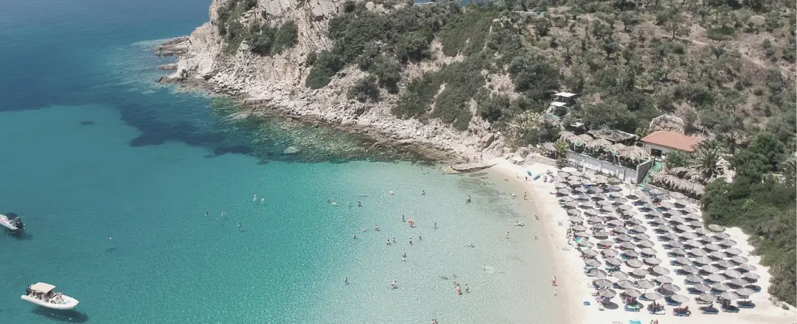 Isole greche con spiagge di sabbia bianca: dove sono,…